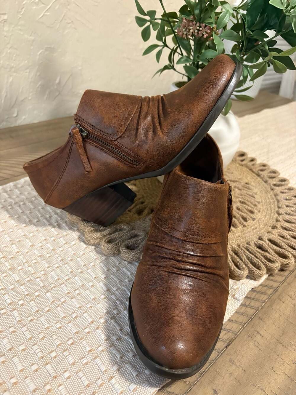 BareTraps Rain Size 9M Brown Ankle Bootie